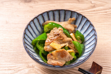 ピーマンと豚肉のにんにく炒め