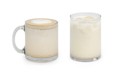 하얀 배경 위 아이스컵과 핫컵에 담긴 곡물 라떼