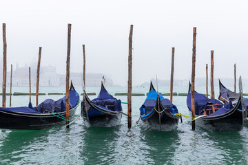 Obraz premium Close-Up of Gondolas in Venice on a Foggy Day