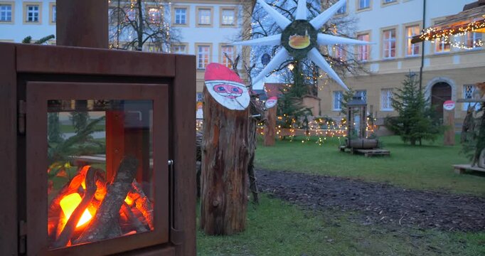 Christkindlmarkt auf dem Kapellplatz, Alt&ouml;tting, Bayern, Deutschland