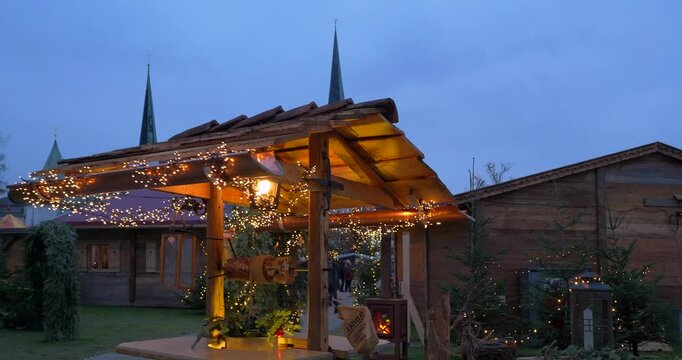 Christkindlmarkt auf dem Kapellplatz, Alt&ouml;tting, Bayern, Deutschland