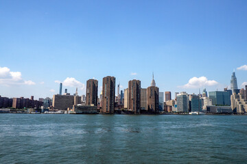 Naklejka premium new york manhattan view from East river