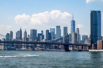 Fototapeta premium Williamsburg bridge new york manhattan view from East river
