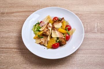 Grilled Chicken Salad with Oranges and Tomatoes