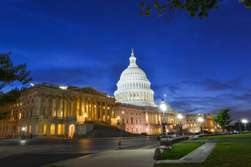 Obraz premium US Capitol Building at night - Washington DC United States