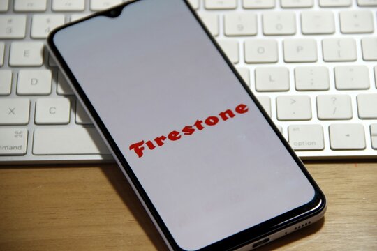 Firestone Tire and Rubber Company - F&aacute;brica de pneus fundada em 1900 por Harvey Firestone e que foi comprada pela empresa japonesa Bridgestone, tamb&eacute;m do ramo de pneus.