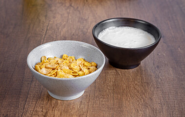 yogurt with cereal