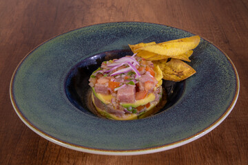 Comida colombiana, tartar de at&uacute;n