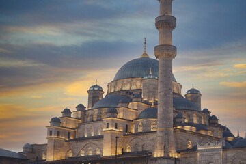 Obraz premium Majestic Mosque at Sunset A Truly Stunning Architectural Marvel