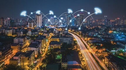 Obraz premium Smart digital Innovation city with connection network reciprocity over the cityscape. of future smart wireless city and social media networking systems that connects business people with in city
