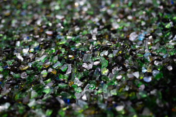 小さく砕いたガラス片を敷き詰めた背景