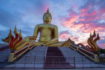 Obraz premium Wat Muang is an old temple in Ang Thong Province. The large Buddha statue was built in 2008. It is the largest in Thailand and is a landmark where you must come to worship and ask for blessings when v