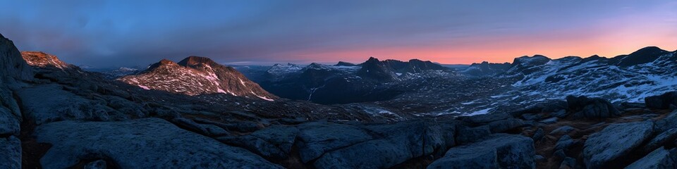 Obraz premium Wide shot of Trolltunga at twilight. with the last rays of sunlight casting a warm glow on the rock and the surrounding mountains. in 4K resolution