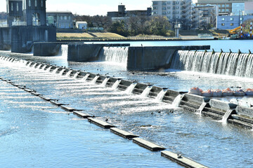 川の堰堤