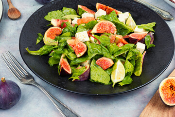 Mixed salad with figs.