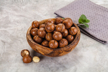 Sweet macadamia nut in the bowl