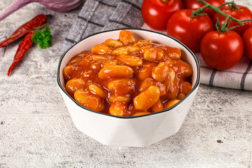 Baked kidney with tomato sauce