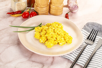 Scrambled egg in the bowl