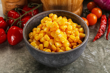 Sweet canned ripe corn grain