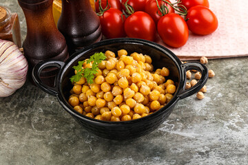 Canned chickpea in the bowl