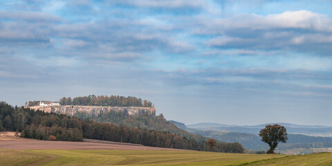 Blick zum Tafelberg Königstein in der Sächsischen Schweiz 2