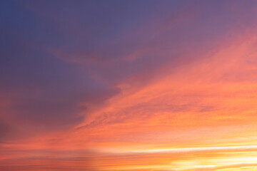 Fototapeta premium Fiery Sunset Sky Dramatic Orange and Purple Cloudscape