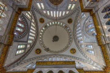 Fototapeta premium A beautiful view of the Nuruosmaniye Camii, the mosque near the Grand Bazaar in Istanbul, Turkey