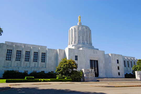 Capitol Building Salem Oregon OR US United States government legislature legislative law legal architects Trowbridge and Livingston art-deco design