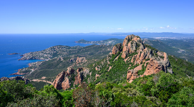Panorama pic du cap Roux