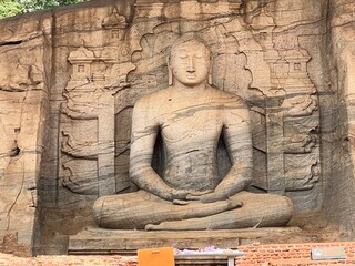 buddhist statue in sri lanka