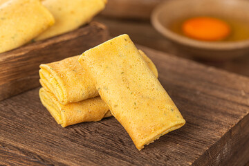 Egg roll ，A Chinese snack: Chicken rolls biscuits