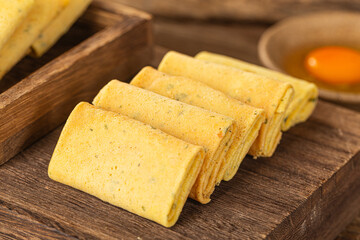 Egg roll ，A Chinese snack: Chicken rolls biscuits