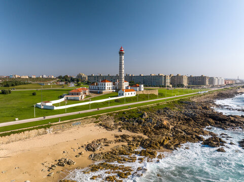 Farol de Le&ccedil;a o Boa Nova situado en Le&ccedil;a da Palmeira distrito de Oporto, Portugal