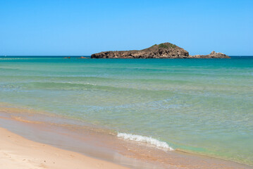 Sardegna, spiaggia e isolotto di Su Giudeu, a Domus de Maria, Italia, Europa occidentale 