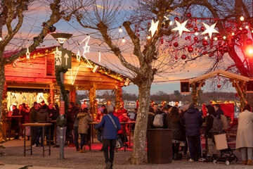 Konstanz am Bodensee, Weihnachtsmarkt (Christkindlesmarkt) am Hafen (Stadtgarten)