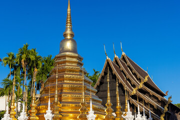 Naklejka premium Wat Chedi Luang temple, Chiang Mai, Thailand
