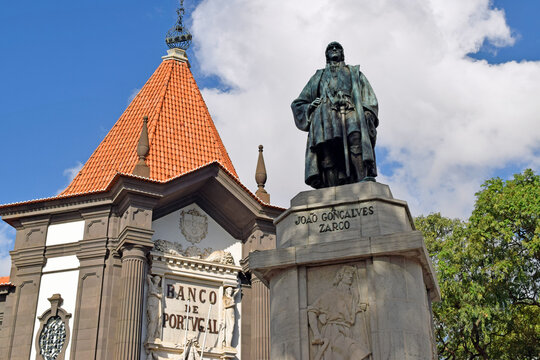 Statue of  Jo&atilde;o Gon&ccedil;alves Zarco,  a Portuguese explorer who established settlements and recognition of the Madeira Islands. In front of the Bank of Portugal building. Funchal, Madeira 
