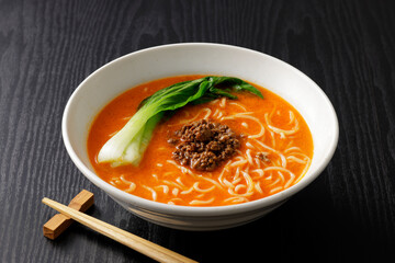 担々麺　Dandan noodles