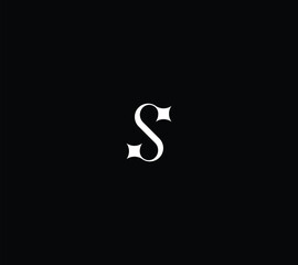 Naklejka premium Letter S logo design with black background. 