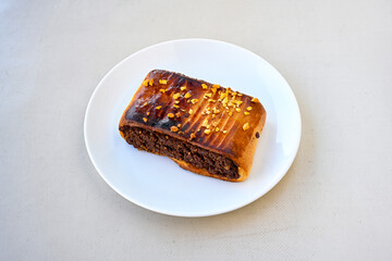 Close-up of homemade mug cakes with protein topping. Tek kisilik, adet yas pasta. Red velvet, Profiterol, meyveli, krokanli, frambuazli,  cikolatali yas pasta. Dogum gunu pastasi. Cilekli, frambuazli.