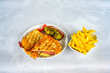Turkish karisik atom kare  tost ( kasarli bazlama tost) . Sucuklu, Kasarli,  cheddarli, kavurmali...