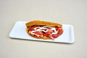 Turkish karisik atom kare  tost ( kasarli bazlama tost) . Sucuklu, Kasarli,  cheddarli, kavurmali...