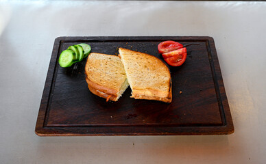 Turkish karisik atom kare  tost ( kasarli bazlama tost) . Sucuklu, Kasarli,  cheddarli, kavurmali...
