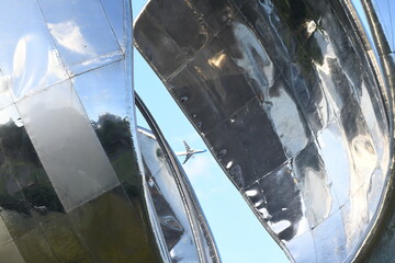 Floralis Gen&eacute;rica, flor de aluminio