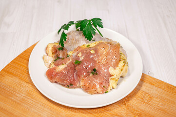 鶏もも肉のネギ塩ダレ