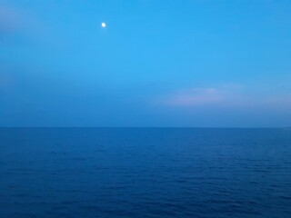 sea, ocean, water, sky, clouds, horizon, nature, cloud, landscape, summer, seascape, wave, blue, beach, sun, view, lake, waves, travel, day, beauty, calm, tropical, coast, beautiful