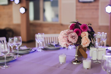 wedding table setting with flowers