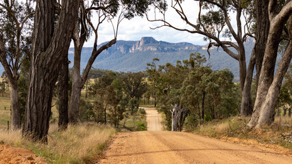 Fototapeta premium Rock escarpment near Capertee Valley, NSW