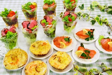 カラフルでかわいい洋食のオードブル盛り合わせ　パーティーメニュー