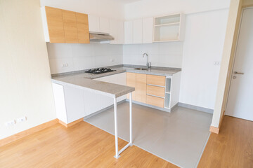 Cocina kitchenette moderno con muebles de melamina